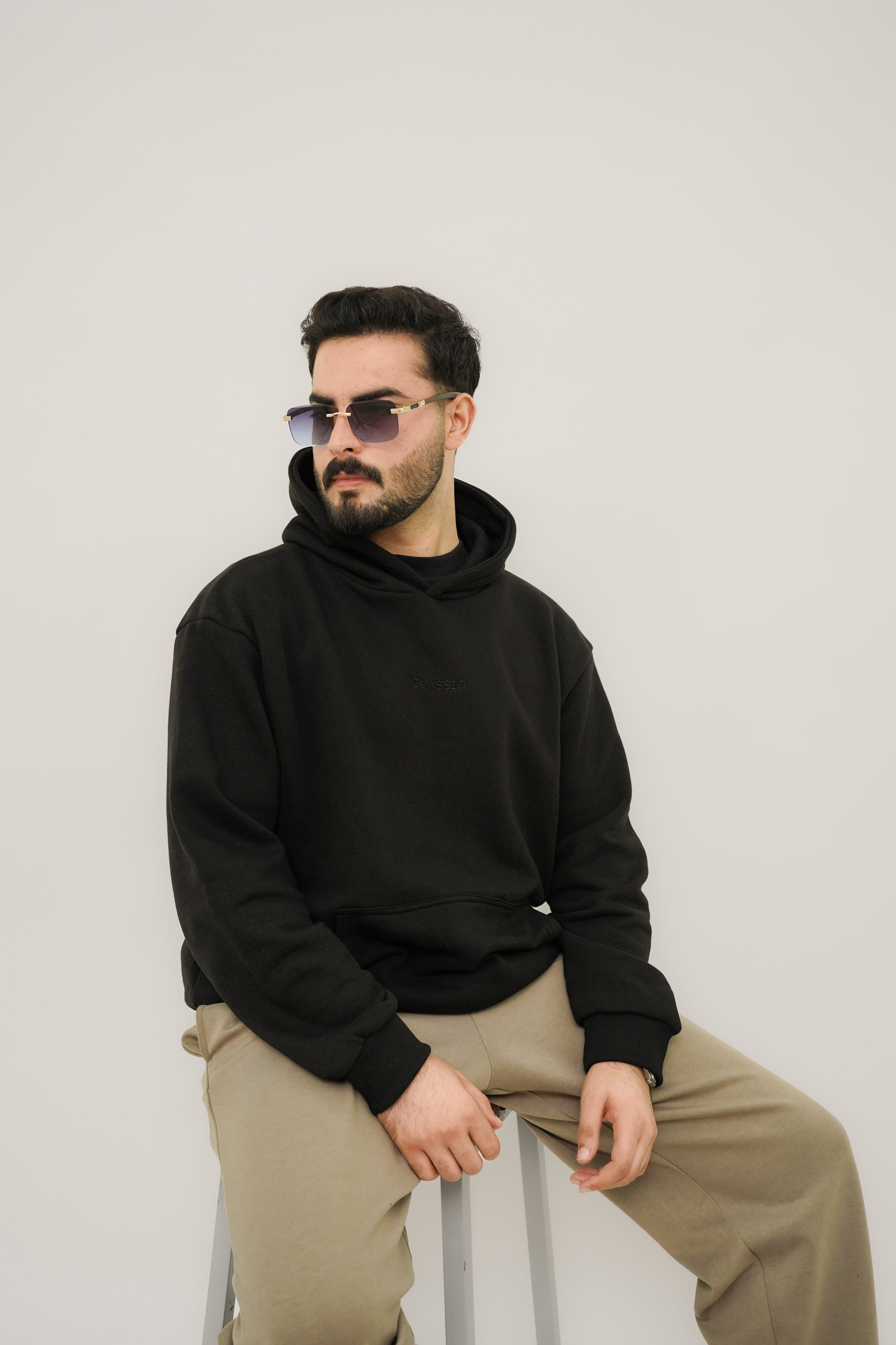 BLACK OVERSIZED HOODIES