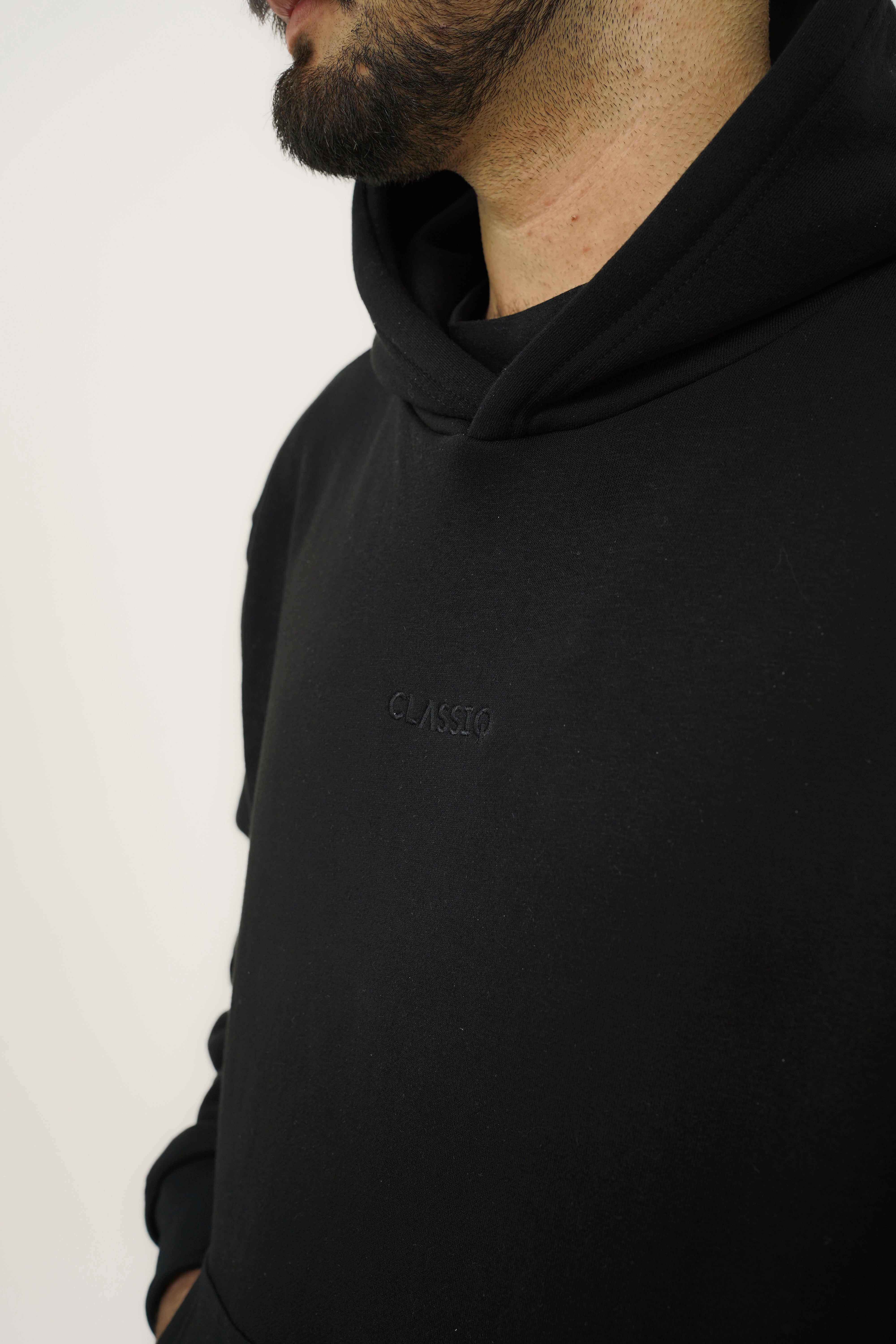 BLACK OVERSIZED HOODIES